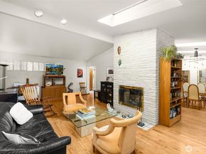 10529 NE 20th Place, Bellevue WA 98004