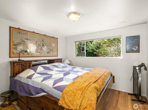 10529 NE 20th Place, Bellevue WA 98004