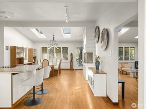 10529 NE 20th Place, Bellevue WA 98004