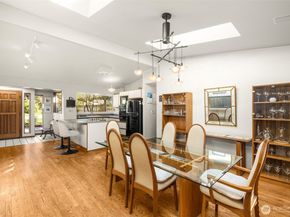 10529 NE 20th Place, Bellevue WA 98004