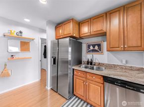 2134 Waverly Place N 202, Seattle WA 98109