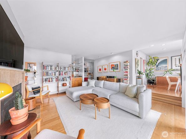 2134 Waverly Place N 202, Seattle WA 98109