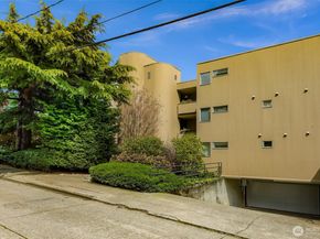 2134 Waverly Place N 202, Seattle WA 98109
