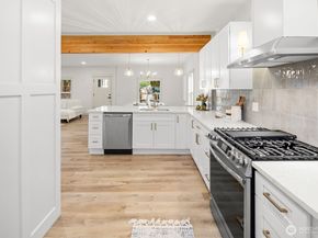 3037 21st Avenue W, Seattle WA 98199