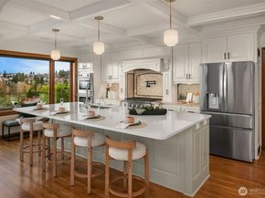 2409 29th Avenue W, Seattle WA 98199