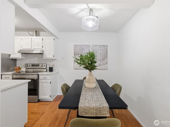 2034 14th Avenue W 302, Seattle WA 98119