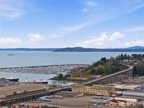 2034 14th Avenue W 302, Seattle WA 98119