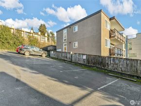 2034 14th Avenue W 302, Seattle WA 98119