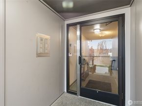 2034 14th Avenue W 302, Seattle WA 98119