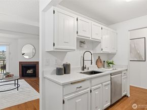 2034 14th Avenue W 302, Seattle WA 98119