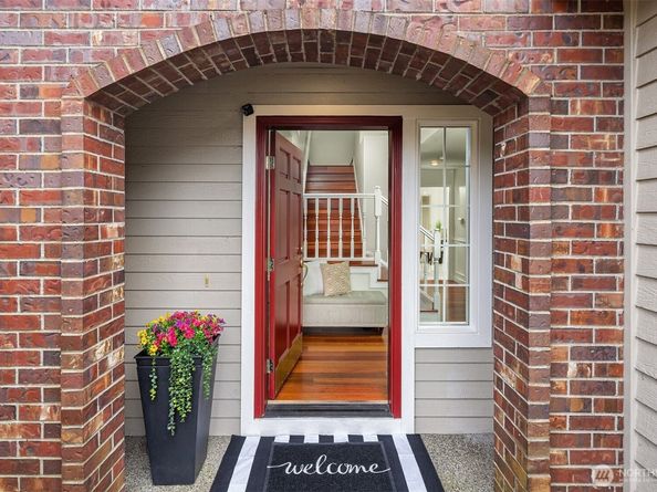 1734 Ilwaco Avenue NE, Renton WA 98059