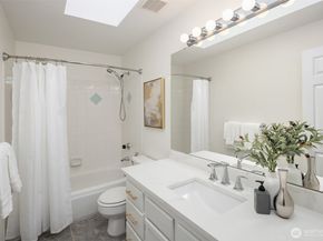 1734 Ilwaco Avenue NE, Renton WA 98059