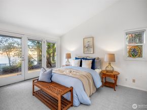 16273 Reitan Road NE, Bainbridge Island WA 98110