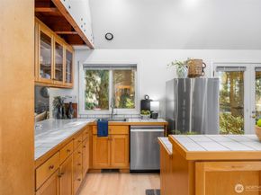 16273 Reitan Road NE, Bainbridge Island WA 98110