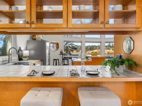 16273 Reitan Road NE, Bainbridge Island WA 98110