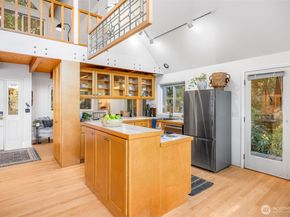 16273 Reitan Road NE, Bainbridge Island WA 98110