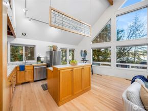 16273 Reitan Road NE, Bainbridge Island WA 98110