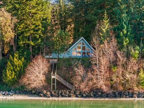 16273 Reitan Road NE, Bainbridge Island WA 98110