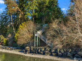 16273 Reitan Road NE, Bainbridge Island WA 98110