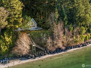 16273 Reitan Road NE, Bainbridge Island WA 98110