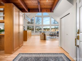 16273 Reitan Road NE, Bainbridge Island WA 98110