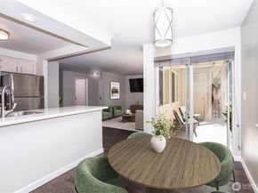 4231 NE 5th Street C102, Renton WA 98059