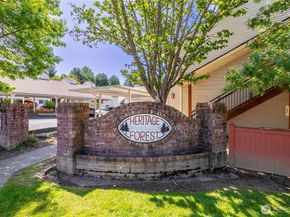 4231 NE 5th Street C102, Renton WA 98059