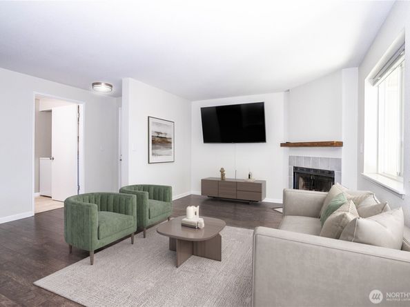 4231 NE 5th Street C102, Renton WA 98059