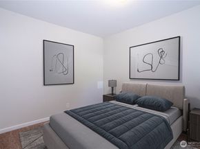 4231 NE 5th Street C102, Renton WA 98059