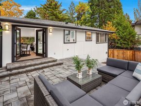 10045 NE 15th Street, Bellevue WA 98004