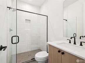 8428 137th Avenue SE, Newcastle WA 98059