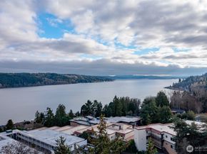 15612 38th Avenue NE, Lake Forest Park WA 98155