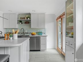 15612 38th Avenue NE, Lake Forest Park WA 98155