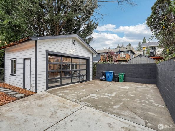 611 29th Avenue E, Seattle WA 98112