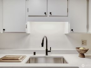 2501 Canterbury Lane E 215, Seattle WA 98112