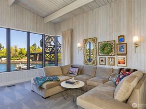 3510 W Commodore Way, Seattle WA 98199