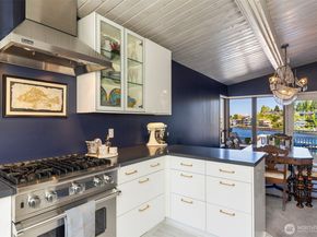 3510 W Commodore Way, Seattle WA 98199