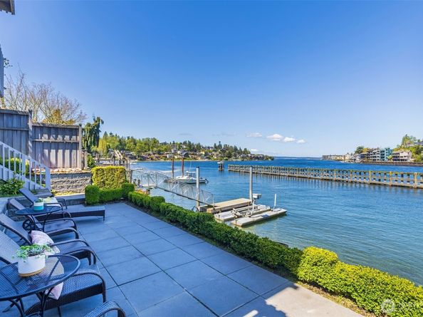 3510 W Commodore Way, Seattle WA 98199