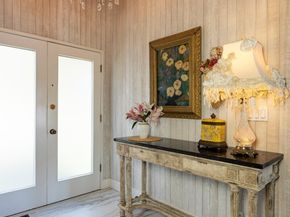 3510 W Commodore Way, Seattle WA 98199