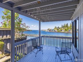 3510 W Commodore Way, Seattle WA 98199