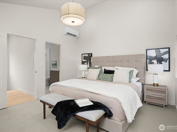 4222 Meridian Avenue N B, Seattle WA 98103