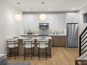 4222 Meridian Avenue N B, Seattle WA 98103