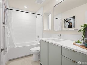 4222 Meridian Avenue N B, Seattle WA 98103