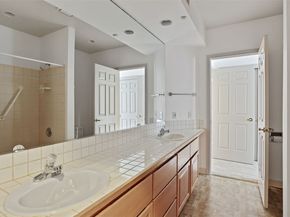 322 5th Avenue 202, Kirkland WA 98033