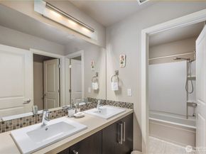 5627 S 336th Place, Auburn WA 98001