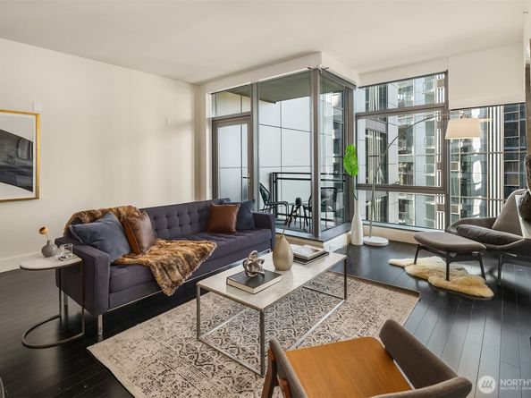 820 Blanchard Street 1209, Seattle WA 98121