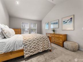 1439 NW 202nd Lane, Shoreline WA 98177