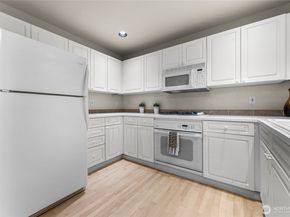1439 NW 202nd Lane, Shoreline WA 98177