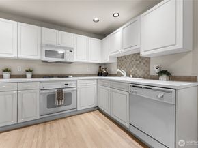 1439 NW 202nd Lane, Shoreline WA 98177