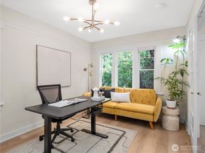 9701 Roosevelt Way NE, Seattle WA 98115